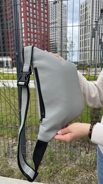 Жіноча нагрудна сумка-бананка, слінг-сумка практична і стильна в сірому кольорі 1851366890 фото