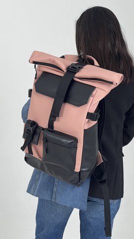 Жіночий рюкзак ролтоп для ноутбука Rolltop для подорожей рожевого кольору з екошкіри 2107653370 фото